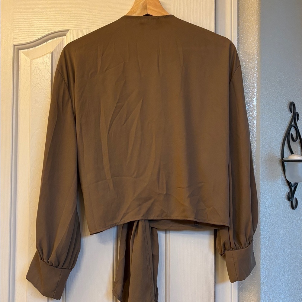 Final Touch Vintage Brown Long-Sleeve Blouse with SoHo Front Tie. 100% Polyester - Picture 3 of 4